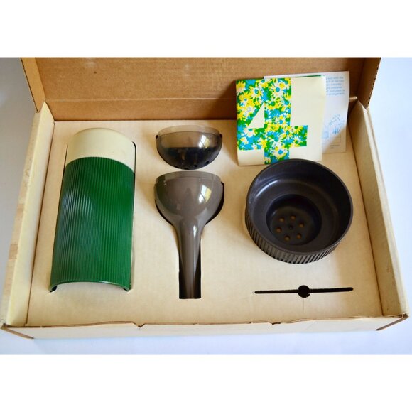 Amoco Four to One Plastic Vase Set In Original Box with Instructions - Picture 7 of 7